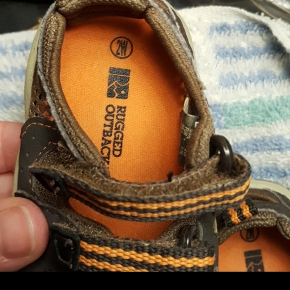 Two pairs baby shoes size 2 and 2W - Picture 7 of 8